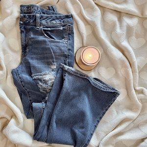 AMERICAN EAGLE FLARE BOHO ARTIST JEANS